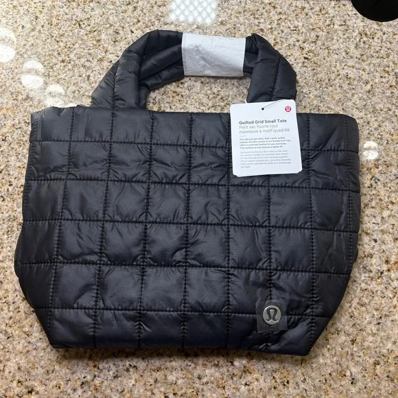 Quilted Grid Small Tote 5L - Picture 4 of 6